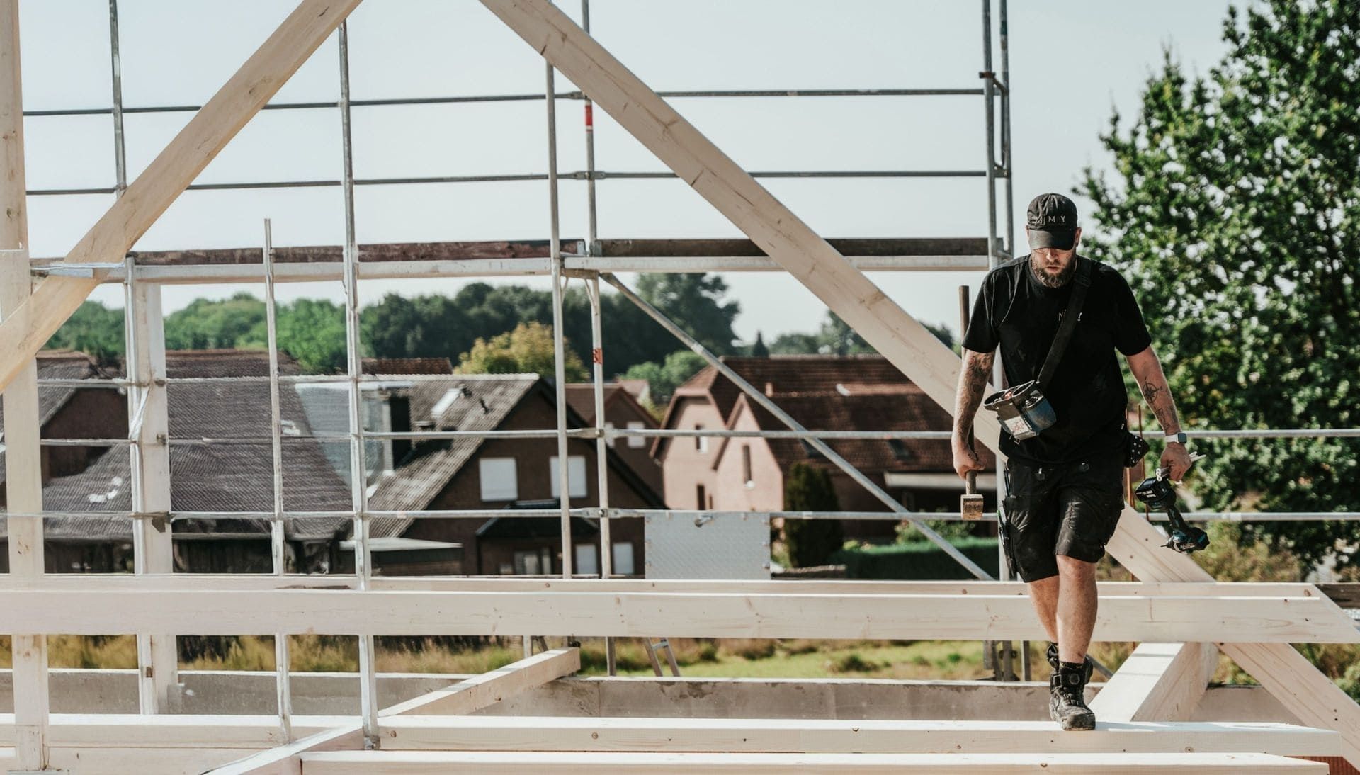 Der Inhaber Max May auf einer Baustelle